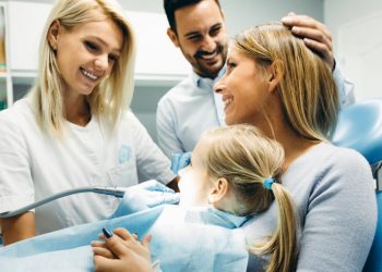 The Benefits Of Choosing A Dentist Who Offers Family And Cosmetic Services